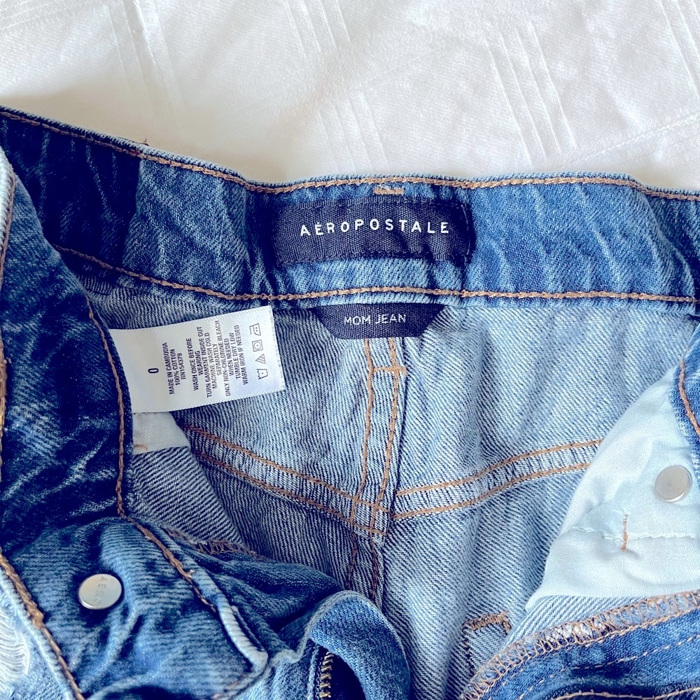 Aeropostale Ripped Mom Jeans - Picture 5 of 5